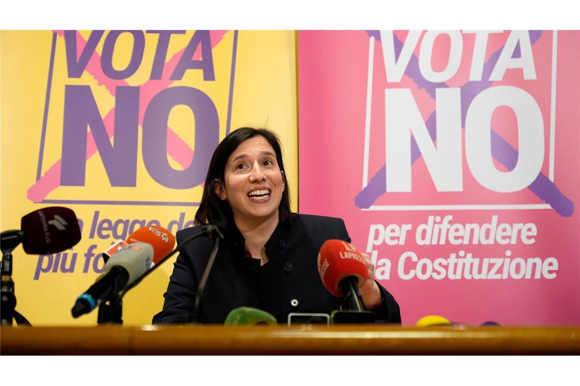 Oppositionsführerin Elly Schlein freut sich über den Erfolg.