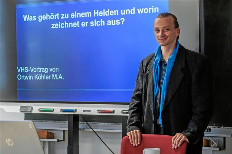 Ortwin Köhler hat sich in die Frage vertieft, wie sich der Heldenmythos und seine Vertreter geschichtlich entwickelt haben. Foto: Stefan Bossow