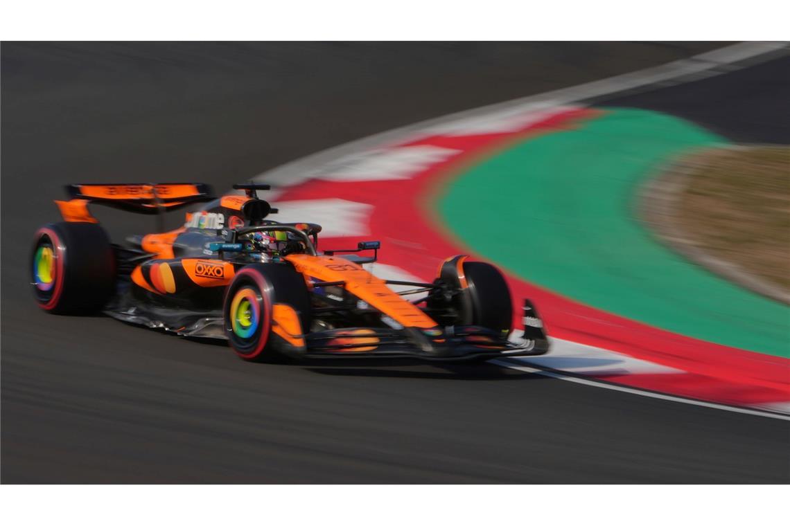 Hamilton mit erstem Ferrari-Sieg - Piastri auf Pole Position Oscar Piastri schaffte seine Premiere auf der Pole Position.