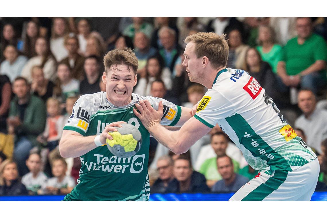 Bittere Pille – Frisch Auf Göppingen verspielt Heimspiel gegen SC DHfK Leipzig Oskar Neudeck gegen den Ex-Stuttgarter Adam Lönn (re.).