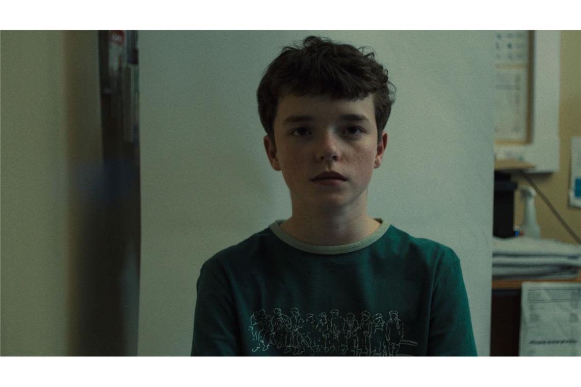 "Adolescence" holt "Dahmer" ein Owen Cooper spielt Jamie Miller in der britischen Netflix-Serie "Adolescence". Die vierteilige Serie ist seit fast vier Wochen (13.3.) auf Netflix verfügbar.