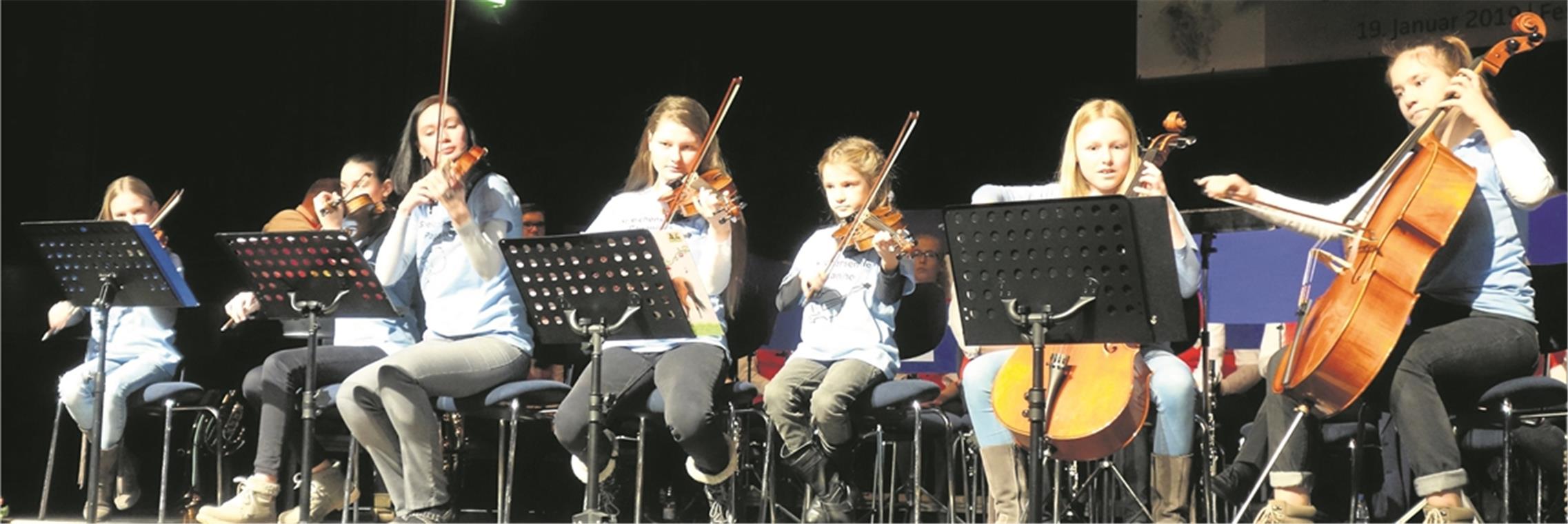 Paganinos ist der Name des Streicher-Nachwuchsensembles unter dem Dach der Musikschule. Beim Sommerfest treten die Schüler mit dem Kammerorchester auf. Fotos: Musikschule