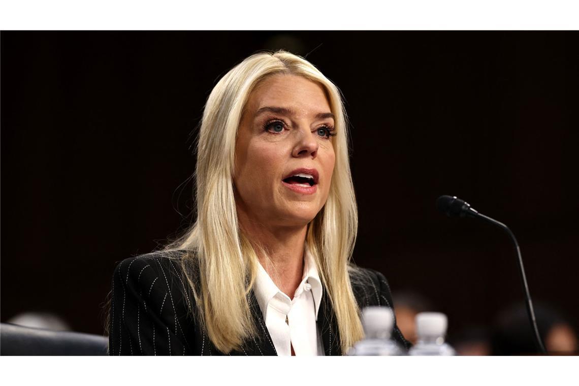 Designierte US-Justizministerin: Mache Amerika wieder sicher Pam Bondi ist schon länger als Trumps Unterstützerin aktiv.