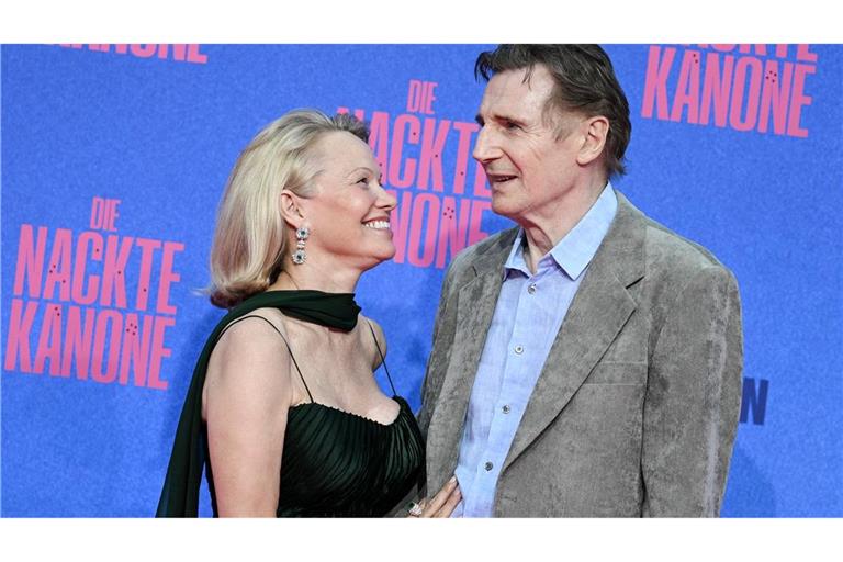 Pamela Anders und Liam Neeson bei Pressetermin für "Die nackte Kanone". (Archivbild)