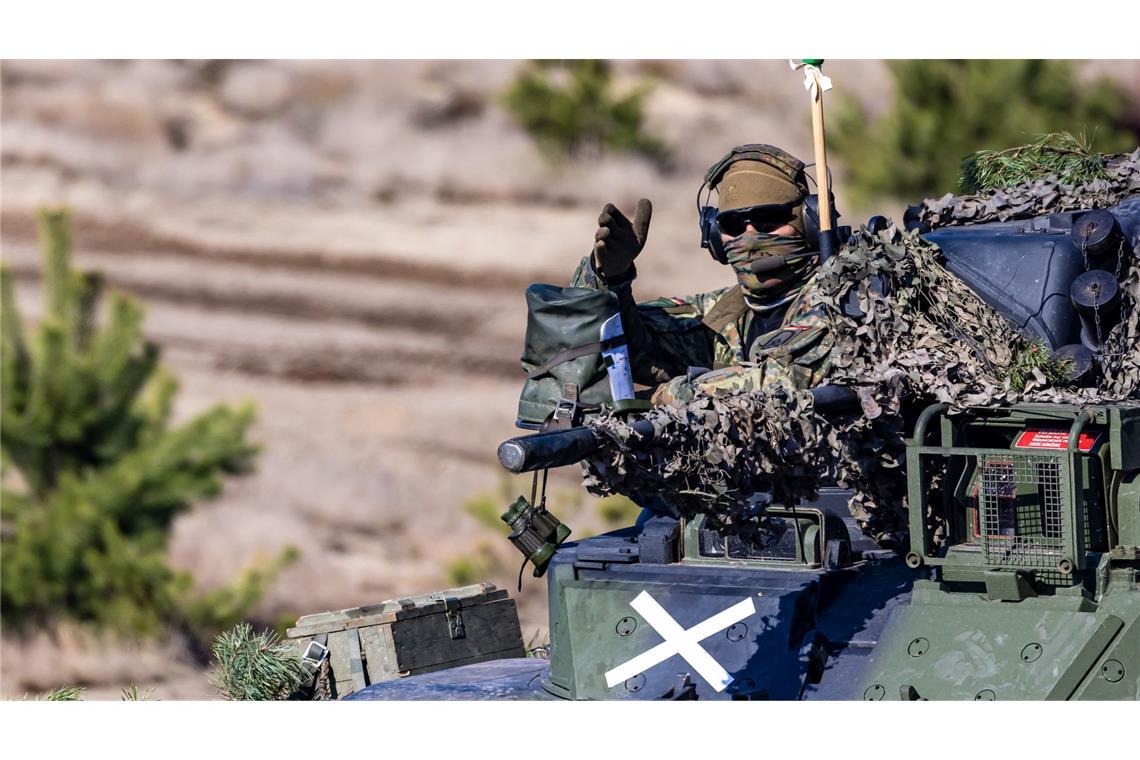 Panzerstrike 2026: Deutsche und singapurische Truppen trainieren Gefechtsschießen in der Oberlausitz