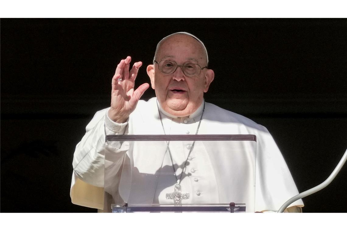 Bilder des Tages Papst Franziskus: Angelus-Gebet über dem Petersplatz
