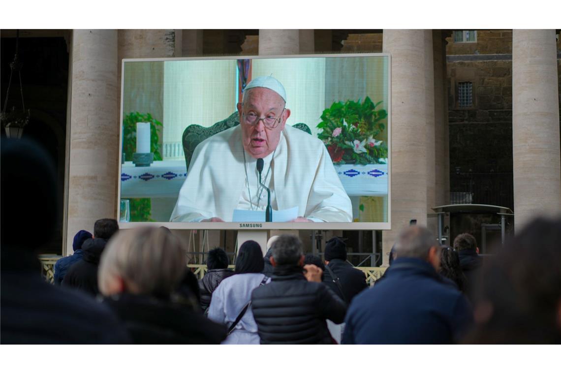 Papst hält wegen Erkältung Gebet von Wohnsitz aus Papst Franziskus plagt seit einigen Tagen eine Erkältung.