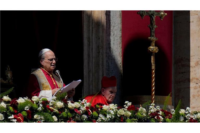 Papst Leo XIV. spendet den Ostersegen Urbi et Orbi zum Abschluss der Ostermesse