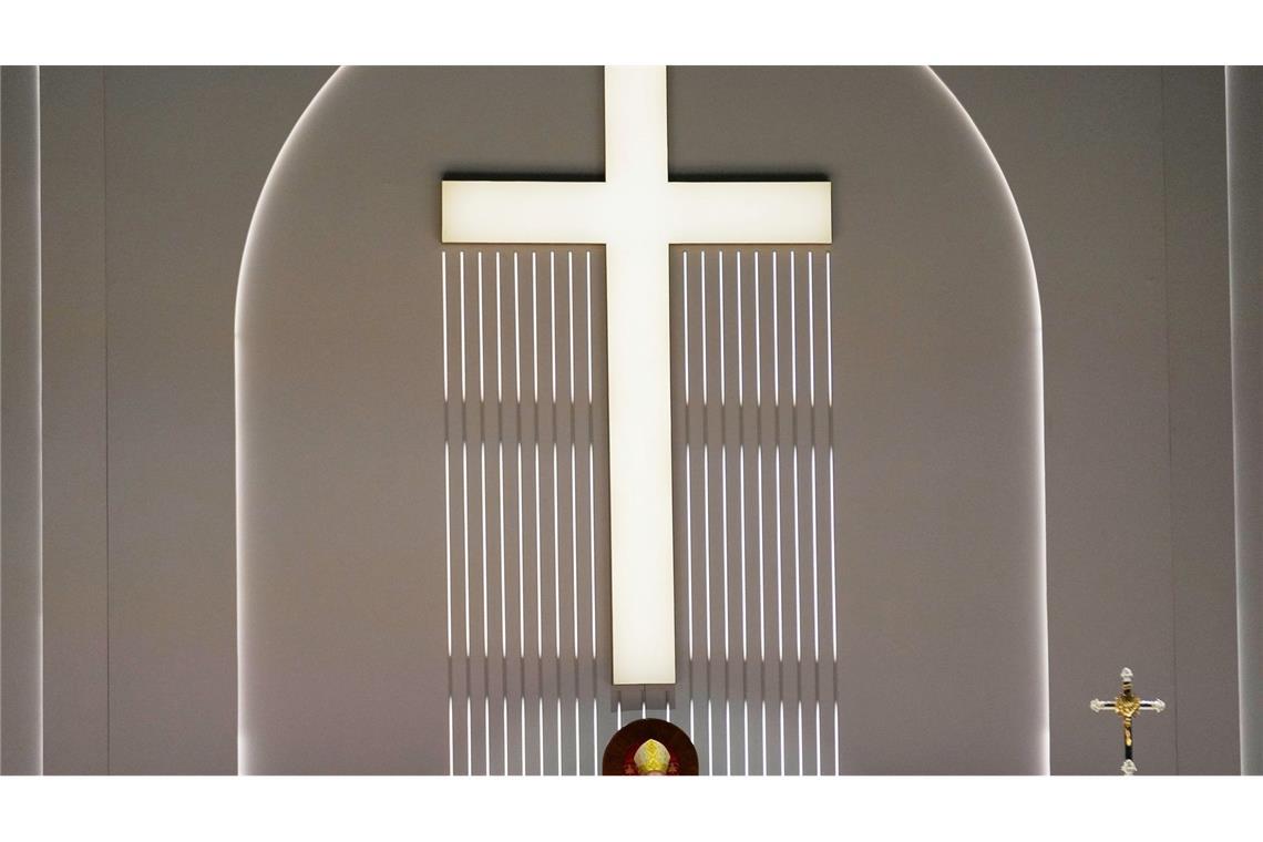 Papst Leo XIV. zelebriert eine Messe in der Volkswagen Arena in Istanbul.