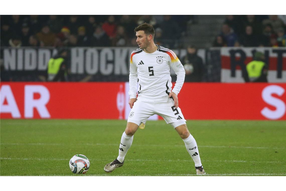 Rückkehrer Goretzka trifft zum Sieg – DFB-Elf gewinnt Viertelfinal-Hinspiel Pascal Groß (Note 4): Etwas überraschend rückte der Dortmunder nach einer insgesamt eher durchwachsenen Saison bisher anstelle von Angelo Stiller vom VfB in die Startelf und machte seine Sache, nun ja: eher weniger gut. Brachte kaum Struktur ins Spiel als Sechser und leistete sich einige Fehlpässe.
