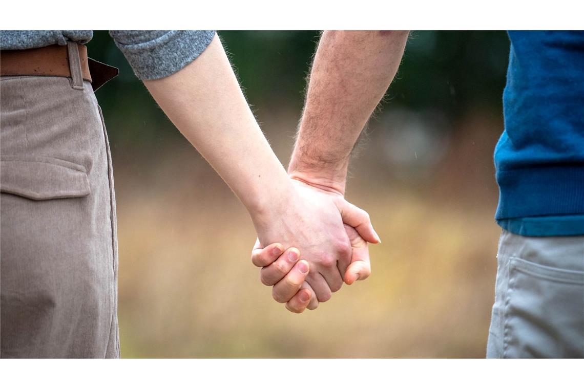Bei Blind-Dates stehen Frauen eher auf jüngere Männer Passen wir wirklich zusammen? Das stellt sich erst lange nach dem Blind-Date heraus. (Illustration)
