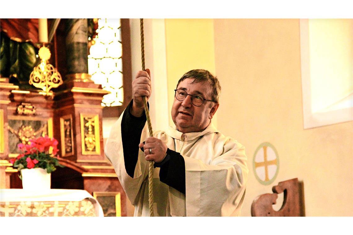 Beliebter Pater muss die Klause im Schwarzwald verlassen Pater Günther Kames in der Kapelle St. Jakobus