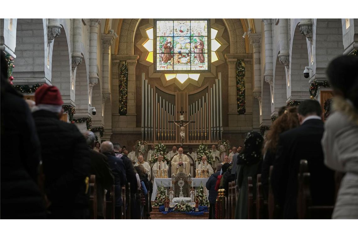 Patriarch Pizzaballa leitet Weihnachtsmesse in der Geburtskirche von Bethlehem