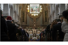 Patriarch Pizzaballa leitet Weihnachtsmesse in der Geburtskirche von Bethlehem