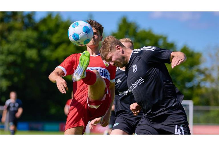 Patrick Auracher ist spielender Co-Trainer bei Oberligist TSV Essingen.        


Foto: IMAGO/Eibner 