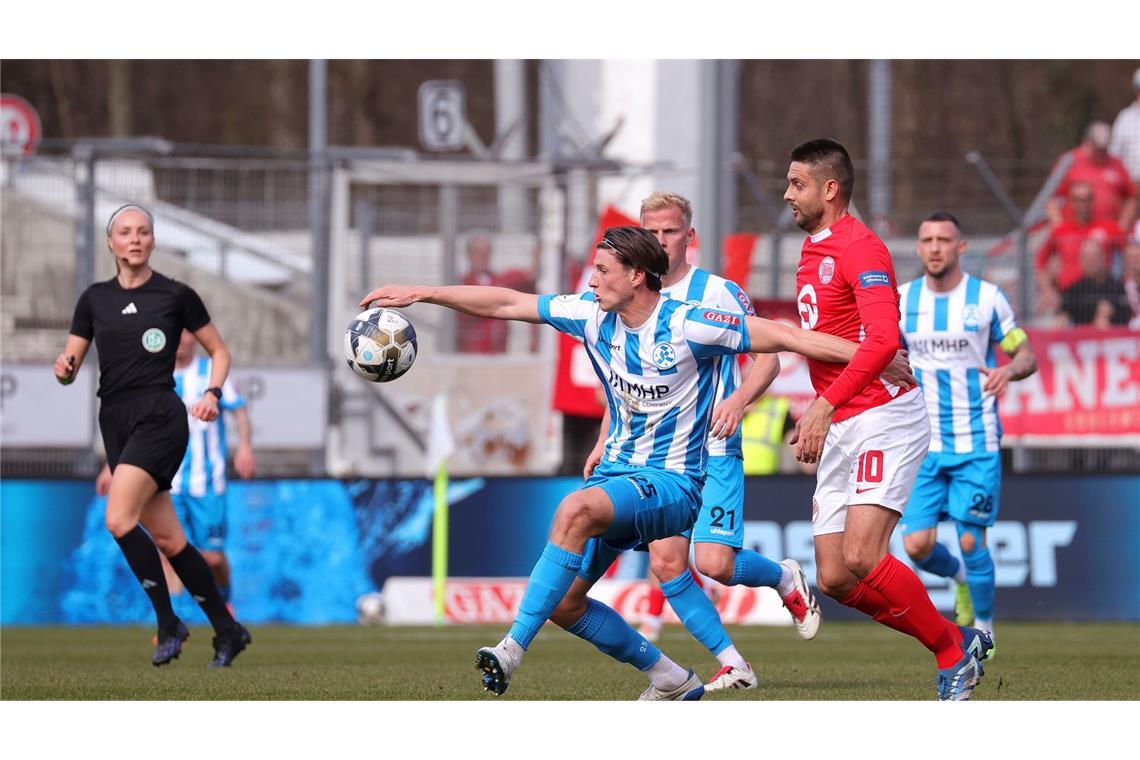 Dem Fußballfest fehlt der gute Schluss Paul Polauke tat mit seiner Mentalität den Blauen gut.