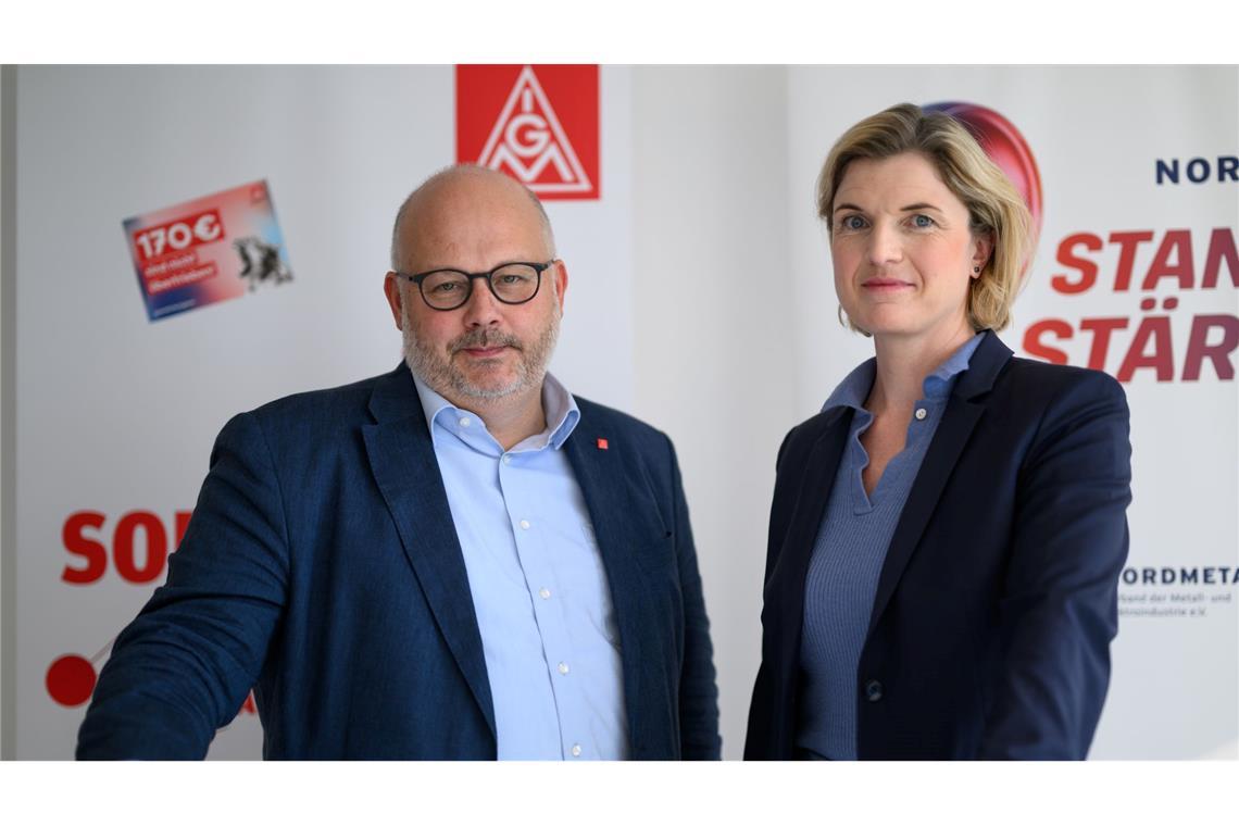 Metall-Tarifparteien ringen um Pilotabschluss am Montag Peilen Pilotabschluss an: Daniel Friedrich (Bezirksleiter IG Metall Küste) und Lena Ströbele (Tarifverhandlungsführerin Nordmetall)