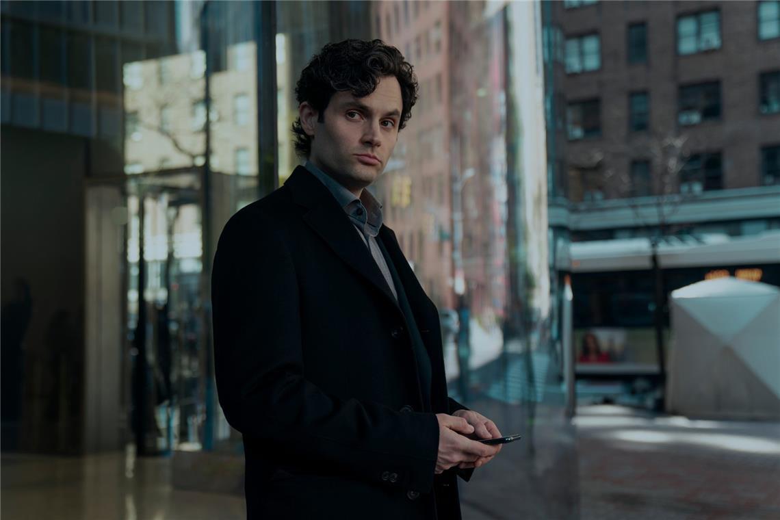 Start, Handlung, Besetzung & Co Penn Badgley als „Joe Goldberg“ in der 5. Staffel von „You – Du wirst mich lieben“.
