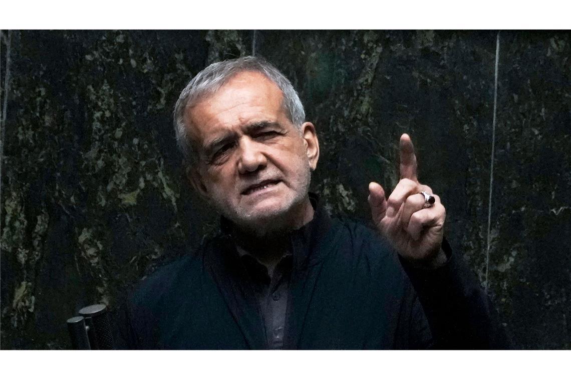Bericht: Irans Präsident im Krieg mit Israel verletzt Peseschkian soll im Krieg zwischen dem Iran und Israel am Bein verletzt worden sein. (Archivbild)