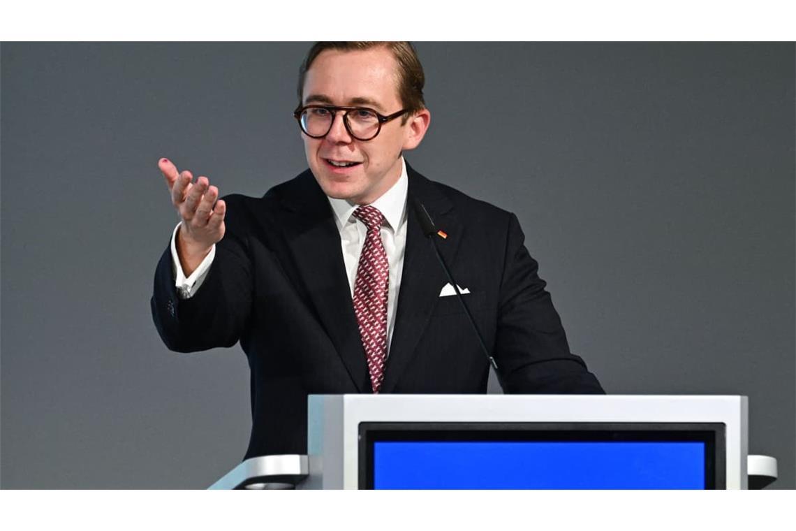 Philipp Amthor (CDU), Staatsminister für Bund-Länder-Zusammenarbeit im Bundeskanzleramt, spricht während des Kongresses des Bundesverbandes der Digitalpublisher und Zeitungsverleger (BDZV).