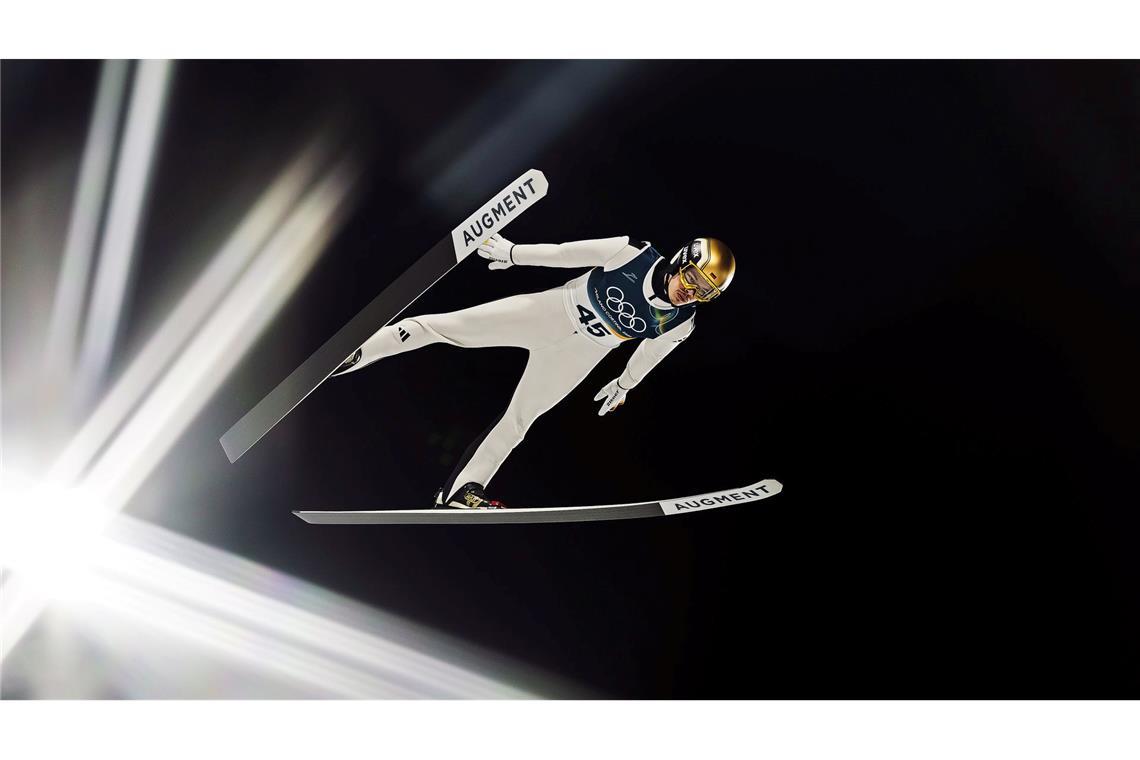 Philipp Raimund springt von der Normalschanze bei den Olympischen Winterspielen Mailand Cortina 2026.