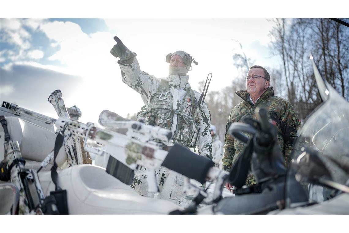 Pistorius bei Gebirgsjägerübung im Hohen Norden