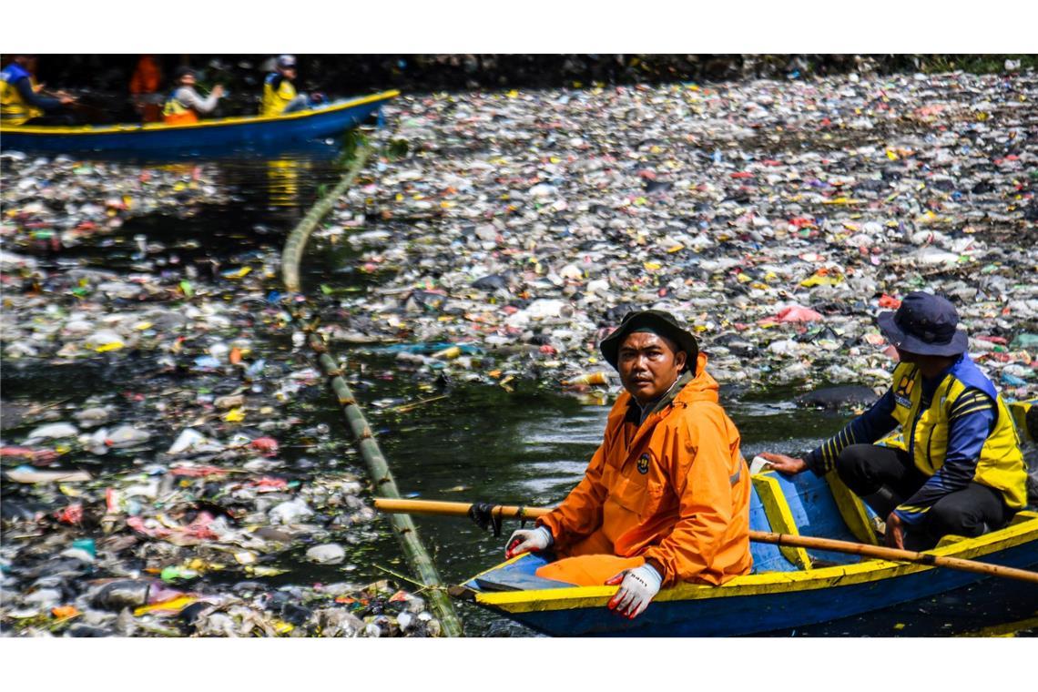 Bilder des Tages Plastikmüll in Indonesien