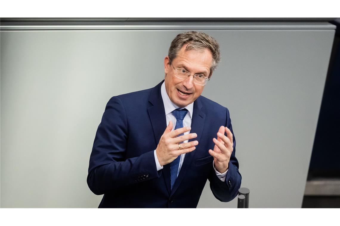 Kritik an geplanter Ausnahmeregel für Flüchtlinge aus Syrien Politiker der FDP wie Stephen Thomae haben sich gegen eine Ausnahmeregel zur Heimreise für syrische Flüchtlinge ausgesprochen.