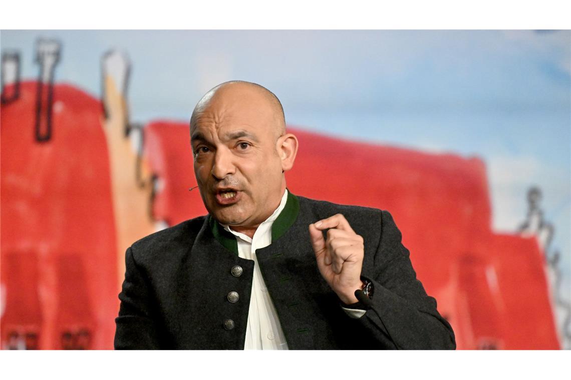 Bilder des Tages Politiker-Derblecken mit Django Asül