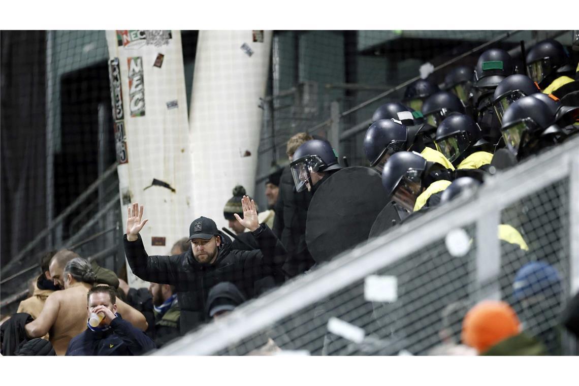 Nach Fan-Ausschluss: KRC Genk erhebt Vorwürfe gegen Polizei