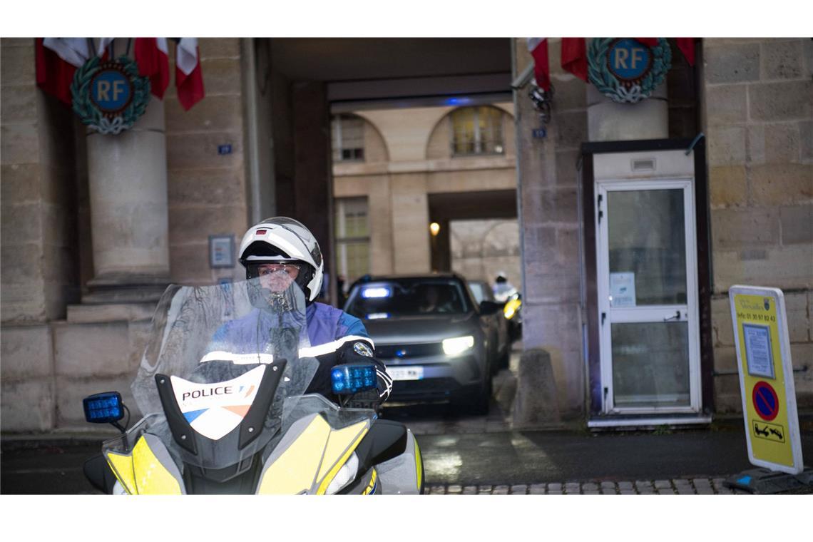 Bei Fortnite verloren, getötet: Mann gesteht Tötung Elfjähriger Polizei in Paris.