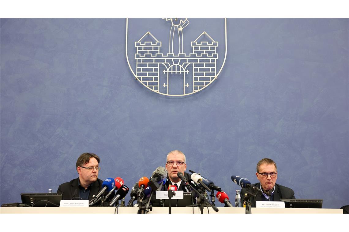 Mutmaßlicher Täter nutzte Rettungsweg zum Weihnachtsmarkt Polizei, Staatsanwaltschaft und Stadtbehörden informieren über den Ermittlungsstand.