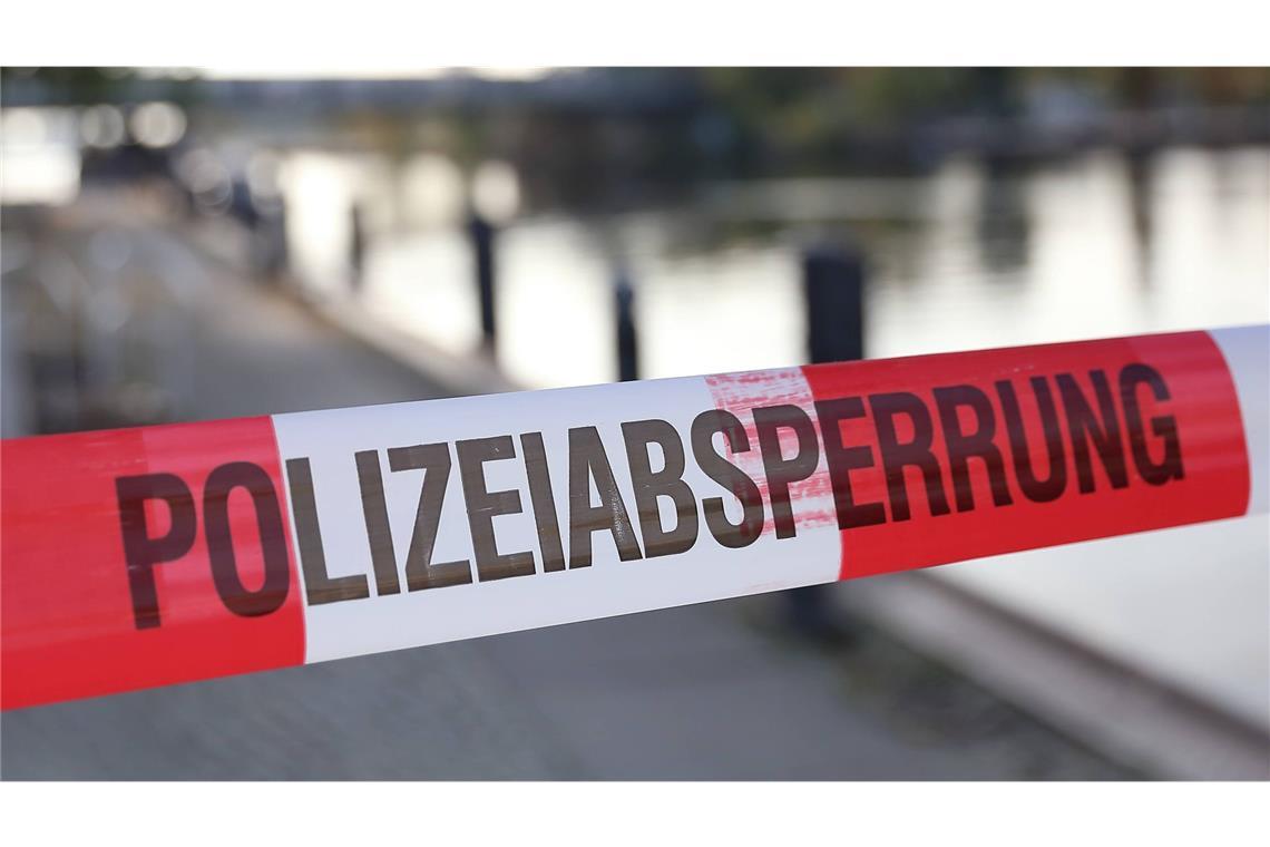 Polizeiabsperrung am Fundort einer Leiche (Symbolfoto).