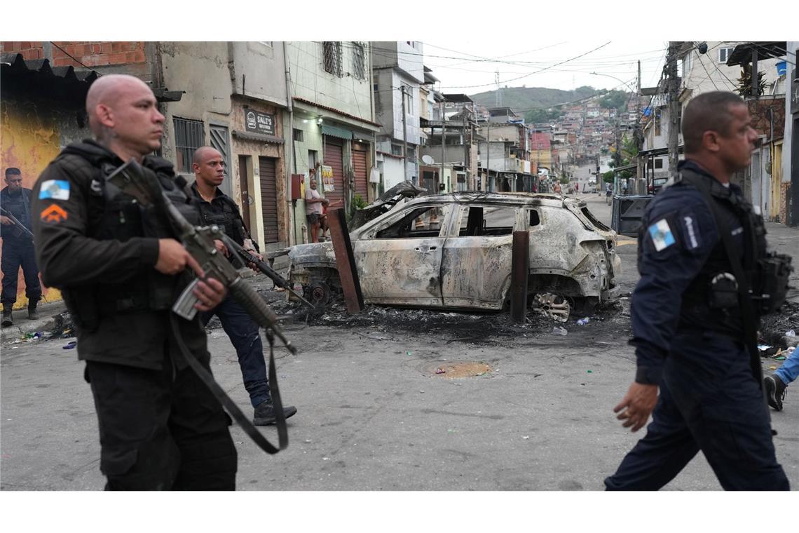 Polizeieinsatz gegen mutmaßliche Drogenhändler in der Favela Complexo do Alemao in Rio de Janeiro.