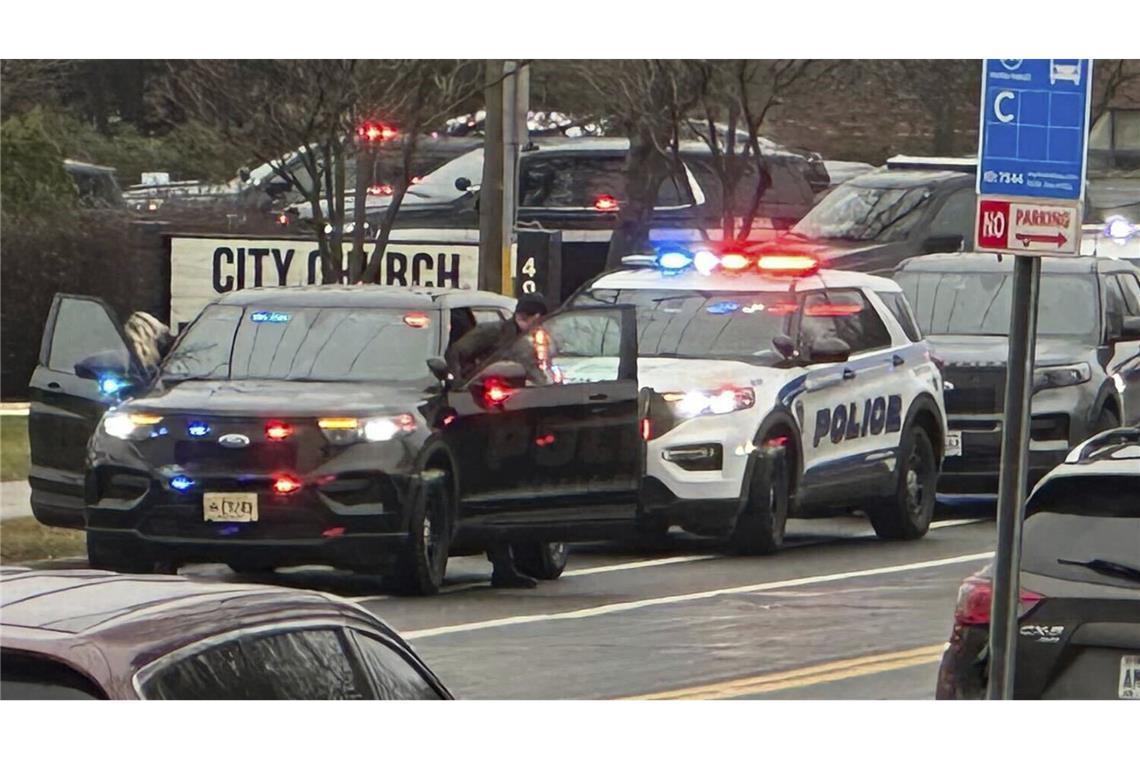Drei Menschen sterben durch Schüsse Polizeieinsatz in Wisconsin: Drei Menschen sind an einer Schule offenbar durch Schüsse getötet worden.