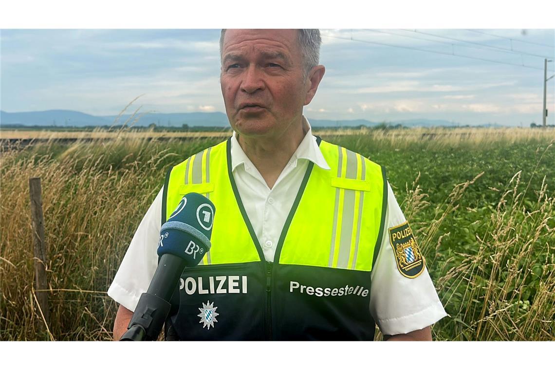 Polizeisprecher Günther Tomaschko informierte am Ort des Geschehens.