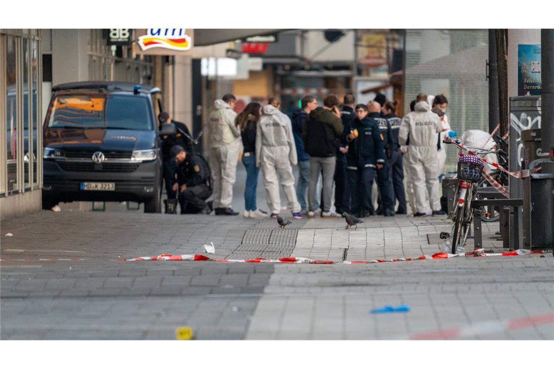 „Die Kollegen sind viel Leid gewohnt, aber am Ende sind auch sie Menschen“ Polizisten in Mannheim: Wieder eine Tat im Herzen Mannheims nach dem tödlichen Messerangriff auf ihren Kollegen Rouven Laur im vergangenen Jahr.