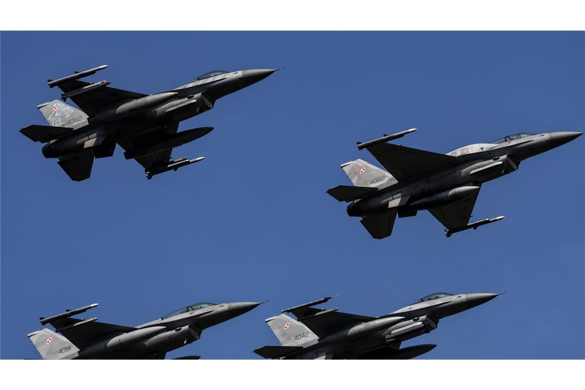 Polnische Kampfjets bei einer Militärparade im August 2024. (Archivbild).