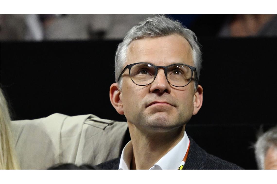 Porsche sucht Investor für Beratungstochter MHP Porsche-Finanzvorstand Jochen Breckner hat bei MHP berichtet, dass nach einem Investor für die Beratungsfirma gesucht wird.