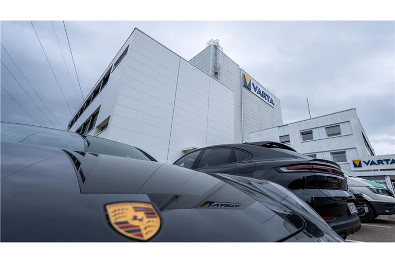 Porsche hat die Mehrheit bei Vartas Autobatterie-Tochtergesellschaft V4Drive Battery übernommen.
