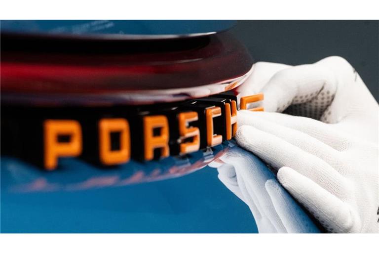 Porsche macht etwas weniger Umsatz als erwartet, verdient operativ aber wieder Geld (Archivbild)