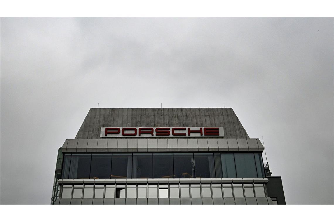 Gespräche über Sparrunde: Kippt die Porsche-Jobgarantie? Porsche-Management und Arbeitnehmer verhandeln über weitere Einschnitte. (Symbolbild)