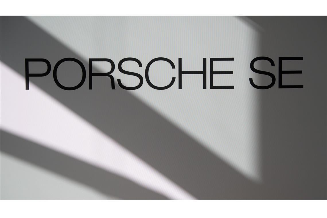 Porsche SE will nach Riesenverlust weniger Dividende zahlen Porsche SE hatte 2024 mit einem hohen Milliardenverlust zu kämpfen.