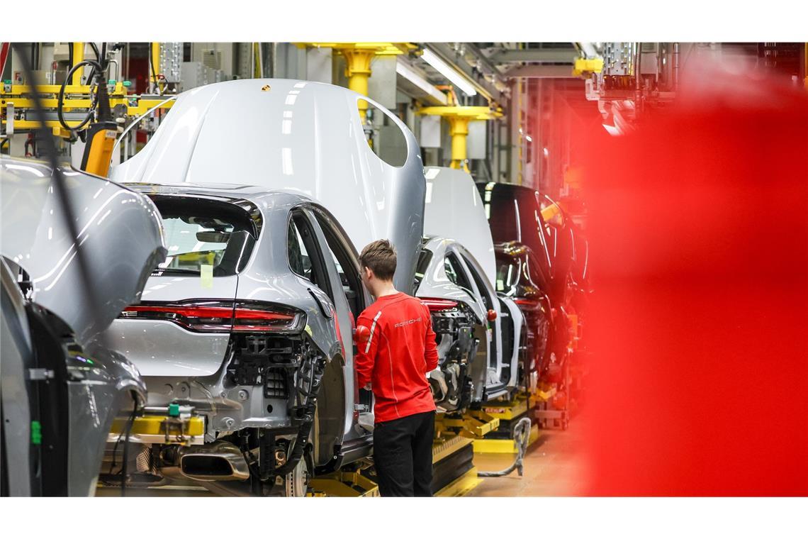 Porsche setzt auf Verbrenner – Milliardenlast drückt Gewinn Porsche setzt künftig wieder stärker auf Verbrenner. (Symbolbild)