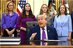 Präsident Donald Trump spricht am Montag, 11. Mai 2026, im Oval Office des Weißen Hauses in Washington auf einer Veranstaltung zur Gesundheitsversorgung von Müttern.