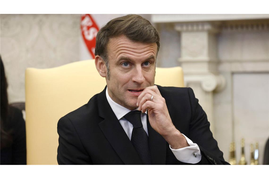Macron glaubt nicht an Bruch zwischen Kiew und Washington Präsident Macron hält vertrauliche Diskussionen zwischen Kiew und Washington für zielführender.