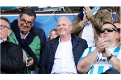 Präsident Rainer Lorz (Mi.): Austausch mit dem Chefcoach.      
Fotos: Imago