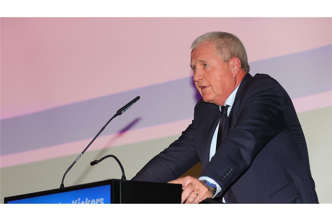 Präsident Rainer Lorz verkündete bei der Mitgliederversammlung am 27. November zwar ein Jahresdefizit von 471 000 Euro. Sehr zur Freude der Mitglieder  erklärte sich der Kickers-Chef nun aber doch bereit, seine Amtszeit bis 2027 mindestens zu Ende zu bringen.