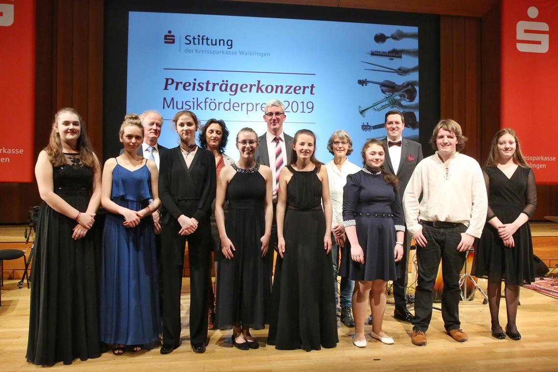 Preisträger und Jury der feierlichen Verleihung des Musikförderpreises Rems-Murr. Foto: Kreissparkasse Waiblingen