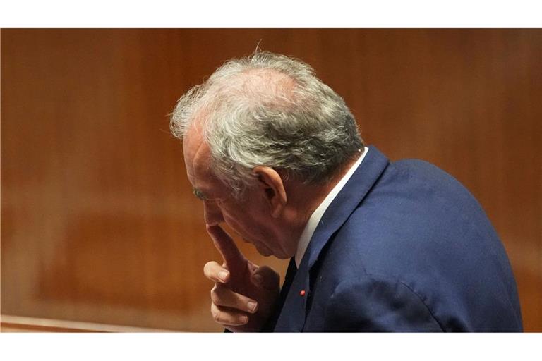 Premier Bayrou wollte sich mit der Vertrauensfrage Rückenwind für seine Sparpläne holen - das ging nach hinten los.